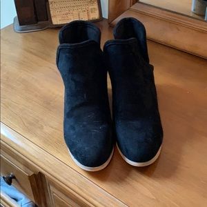 Women’s seven jeans soho booties